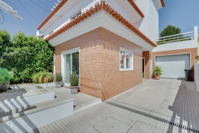 Moradia T3 para Venda em Oeiras e São Julião da Barra, Paço de Arcos e Caxias