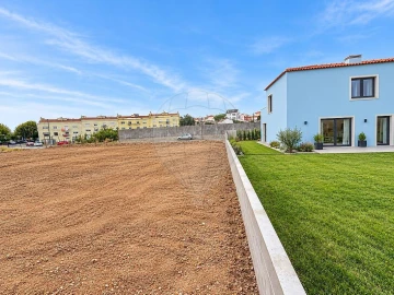 Terreno para Venda em Almargem do Bispo, Pêro Pinheiro e Montelavar