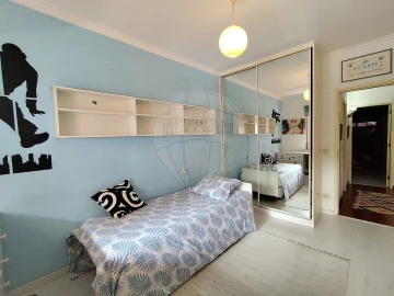 Apartamento T2 para Arrendamento em Santa Maria e São Miguel, São Martinho, São Pedro Penaferrim