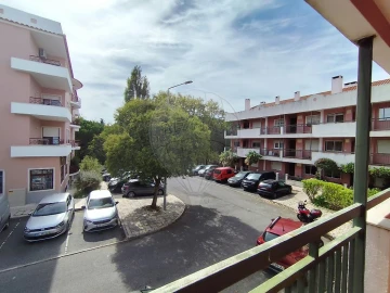 Apartamento T2 para Arrendamento em Santa Maria e São Miguel, São Martinho, São Pedro Penaferrim