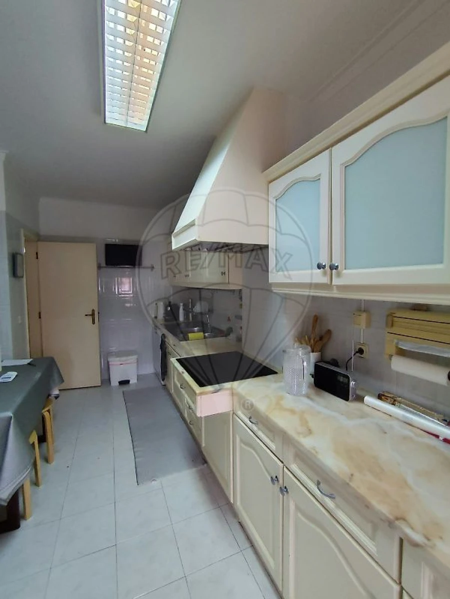 Apartamento T2 para Arrendamento em Santa Maria e São Miguel, São Martinho, São Pedro Penaferrim Foto 15