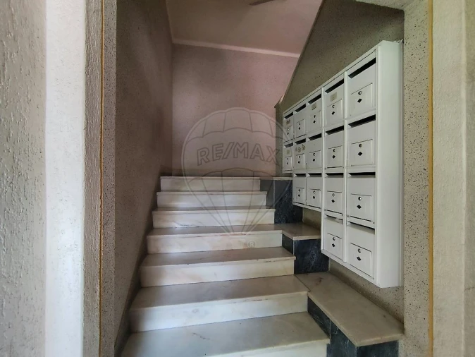 Apartamento T2 para Arrendamento em Santa Maria e São Miguel, São Martinho, São Pedro Penaferrim Foto 2