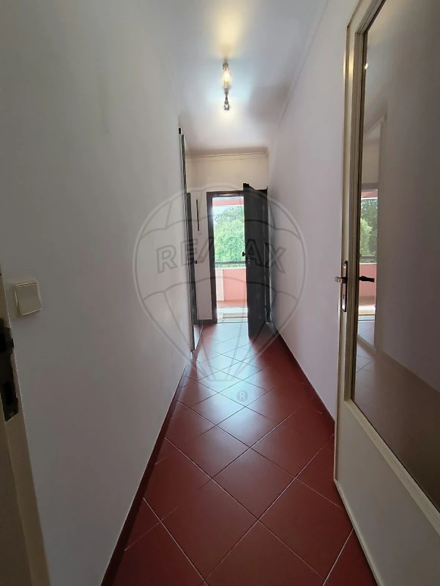 Apartamento T2 para Arrendamento em Santa Maria e São Miguel, São Martinho, São Pedro Penaferrim Foto 12