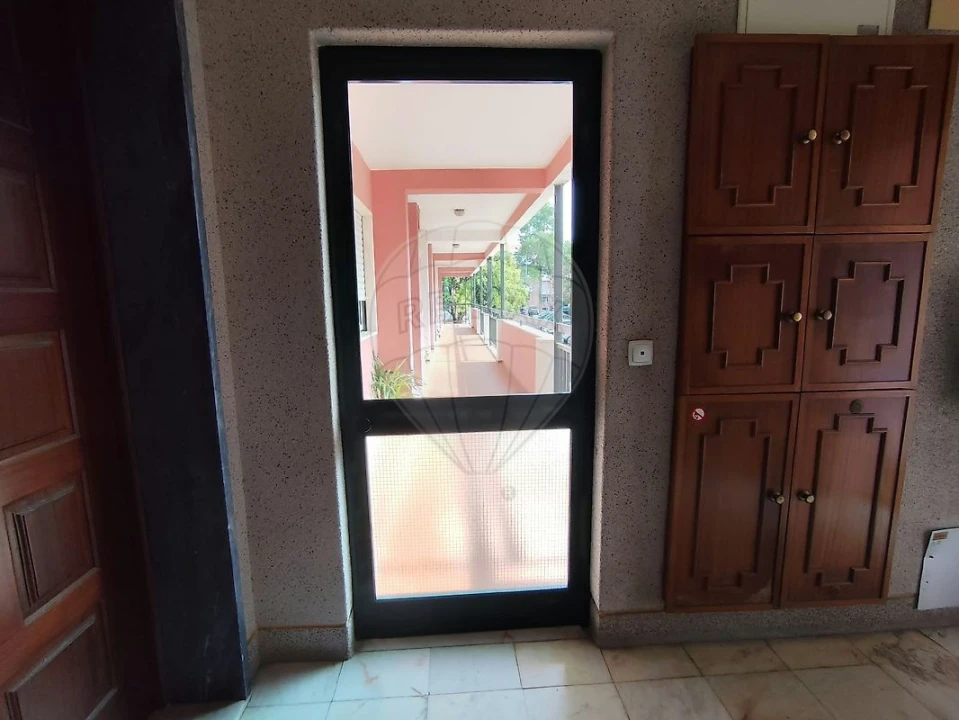 Apartamento T2 para Arrendamento em Santa Maria e São Miguel, São Martinho, São Pedro Penaferrim Foto 1