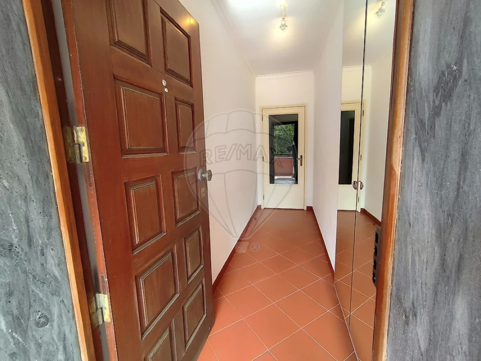 Apartamento T2 para Arrendamento em Santa Maria e São Miguel, São Martinho, São Pedro Penaferrim Foto 7