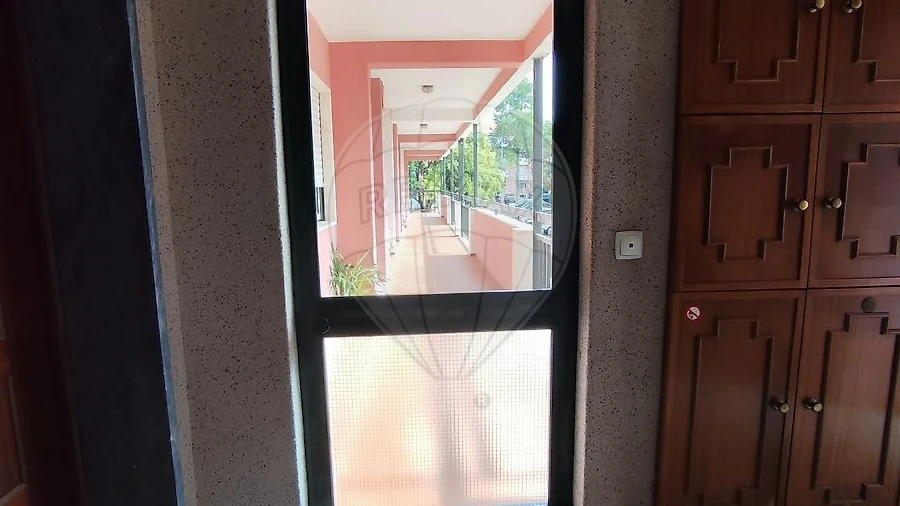 Apartamento T2 para Arrendamento em Santa Maria e São Miguel, São Martinho, São Pedro Penaferrim