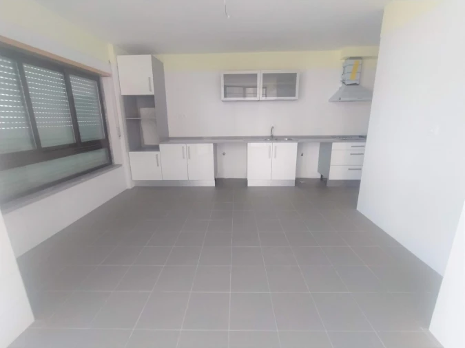 Apartamento T2 para Arrendamento em Algueirão-Mem Martins Foto 2