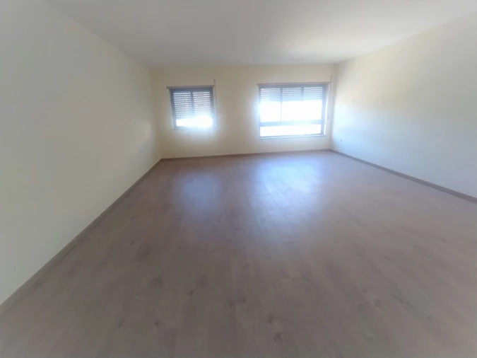 Apartamento T2 para Arrendamento em Algueirão-Mem Martins Foto 4