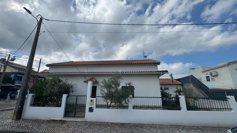 Moradia T3 para Venda em Quinta do Conde Foto 5
