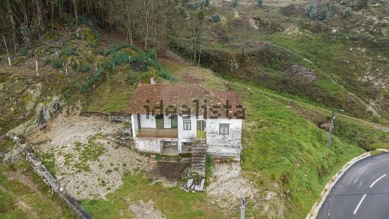 Moradia T2 para Venda em Passos Foto 23