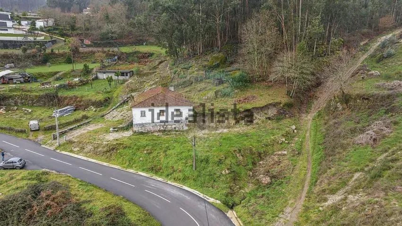 Moradia T2 para Venda em Passos Foto 27