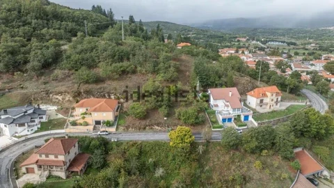 Terreno para Venda em Montalegre e Padroso