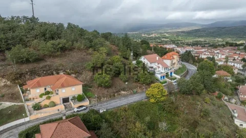 Terreno para Venda em Montalegre e Padroso