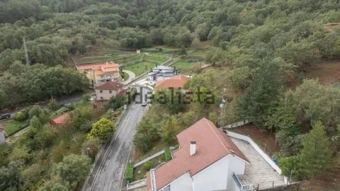 Terreno para Venda em Montalegre e Padroso