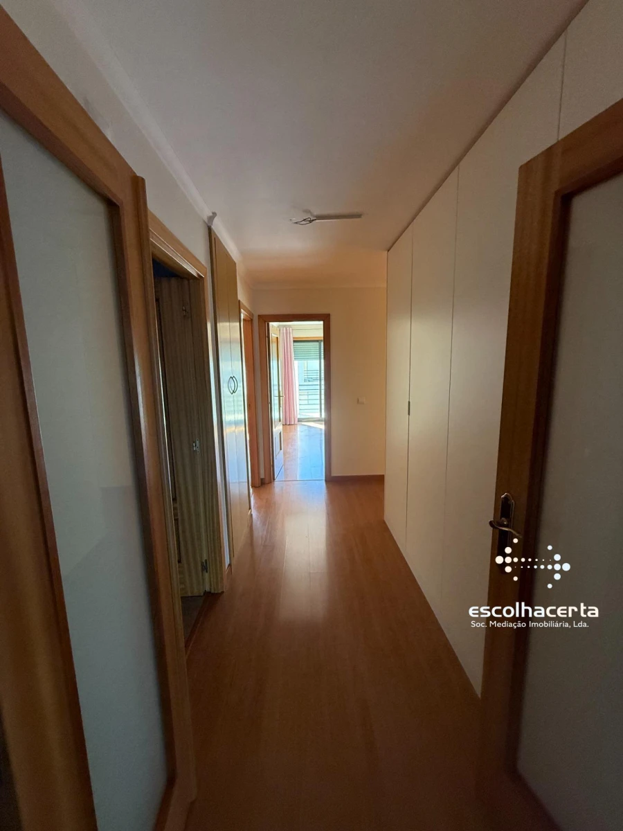 Apartamento T3 para Venda em Quinta do Anjo Foto 16
