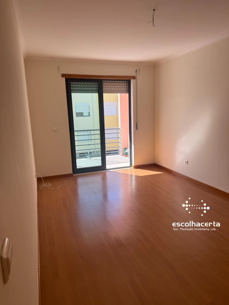 Apartamento T3 para Venda em Quinta do Anjo Foto 30
