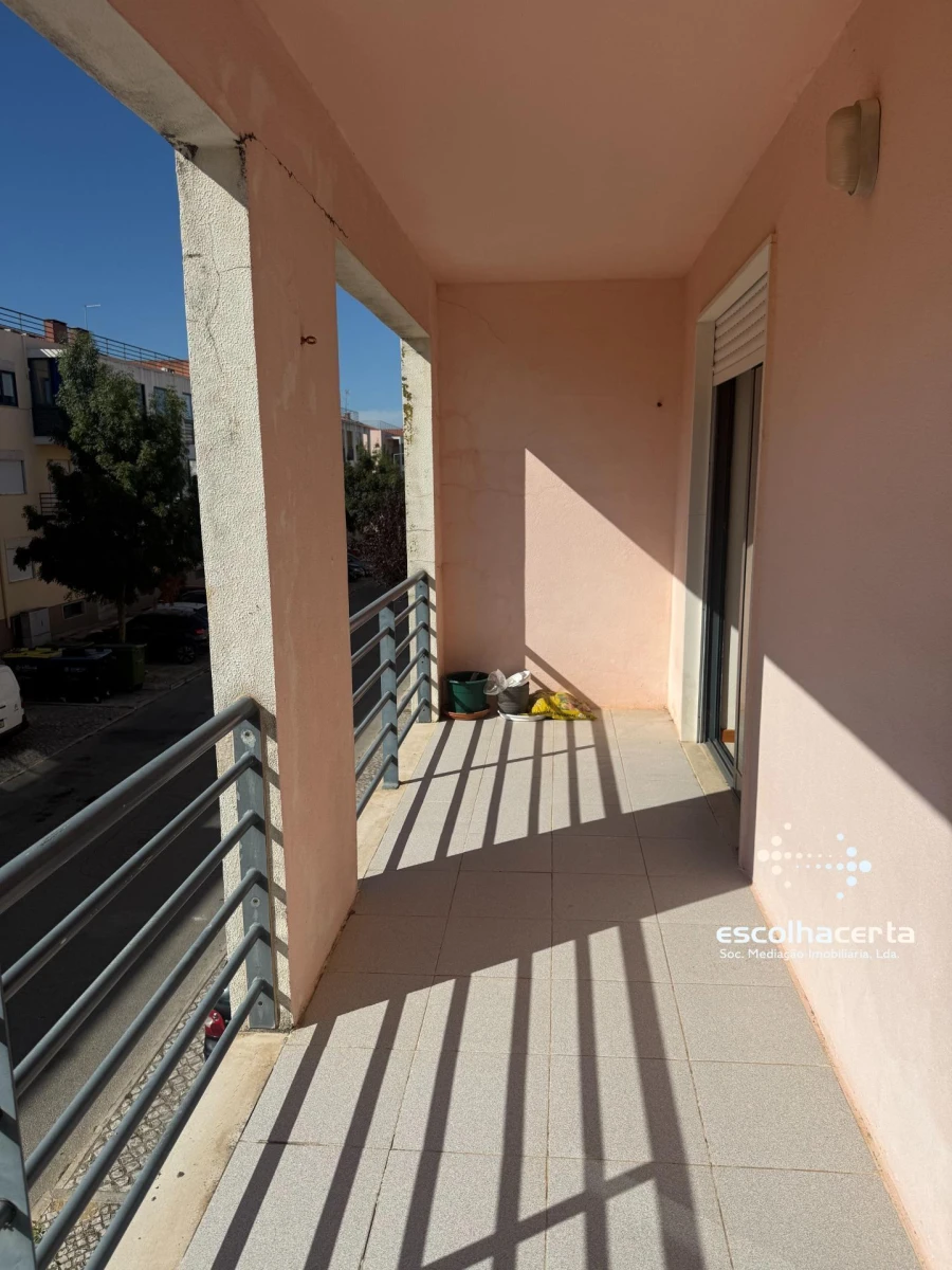 Apartamento T3 para Venda em Quinta do Anjo Foto 33