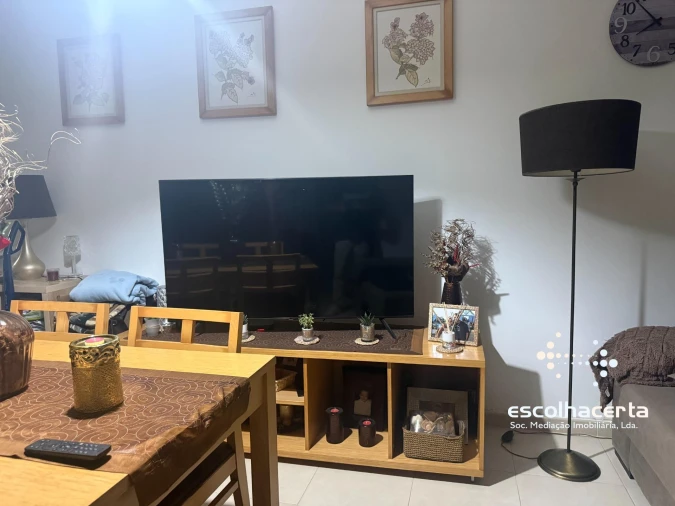 Apartamento T1 para Venda em Quinta do Anjo Foto 3