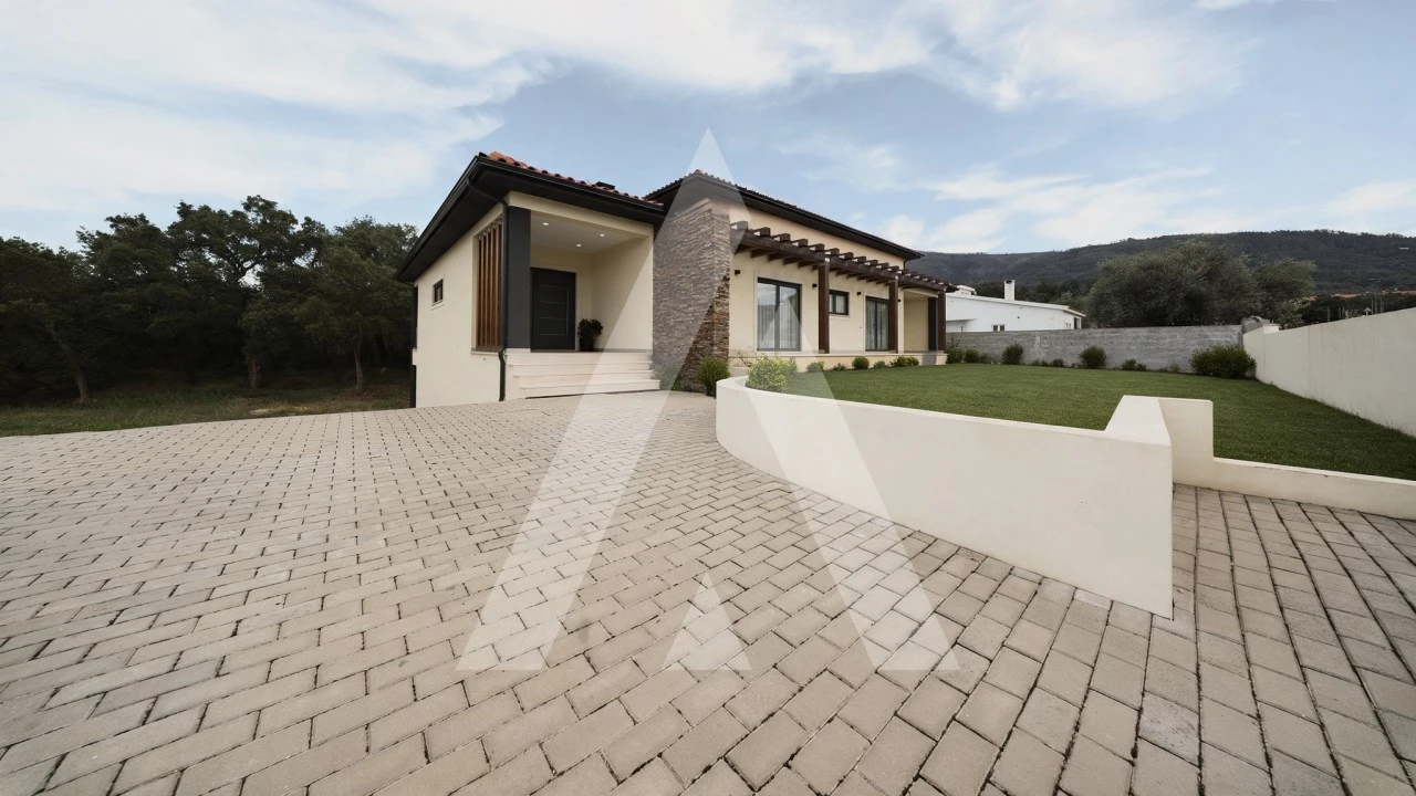 Moradia T4 para Venda em Lousã e Vilarinho Foto 7