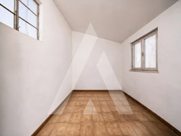 Apartamento T1 para Venda em Alvares