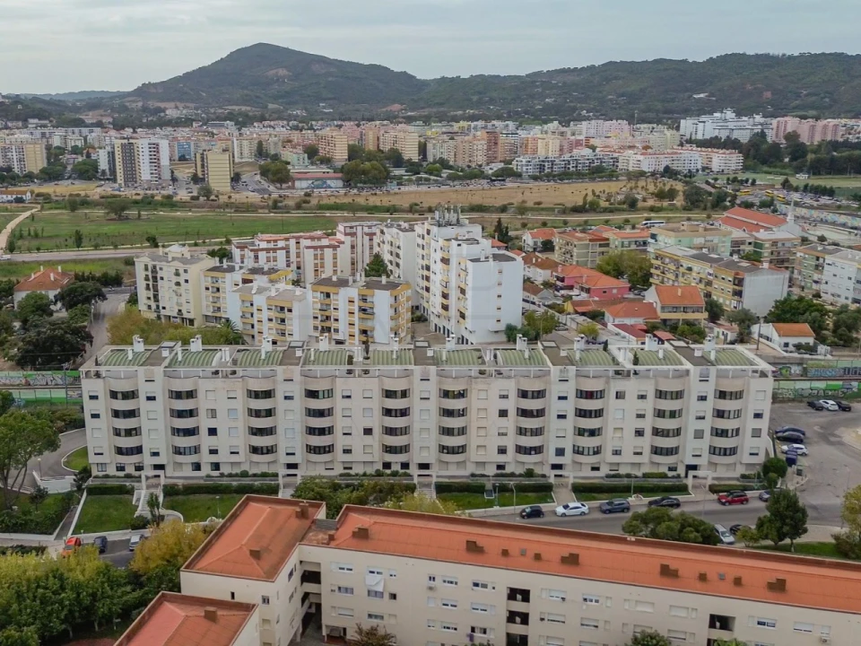 Apartamento T4 para Venda em Setubal (São Sebastião) Foto 1