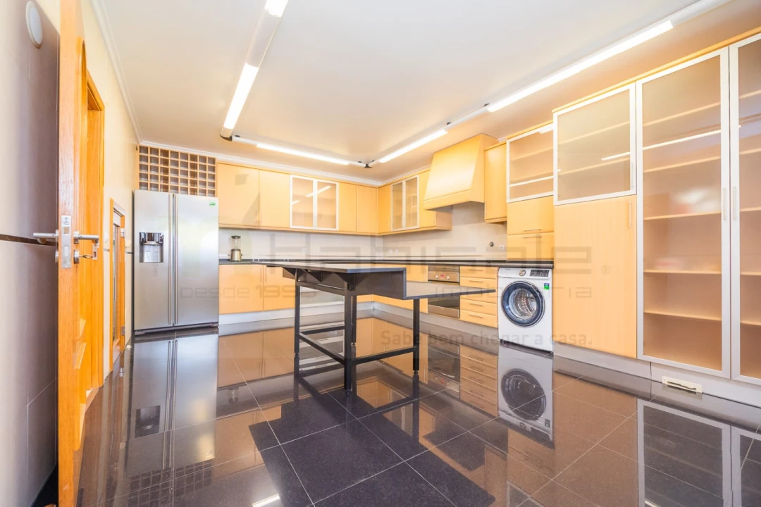 Moradia T5 para Venda em Carcavelos e Parede Foto 14