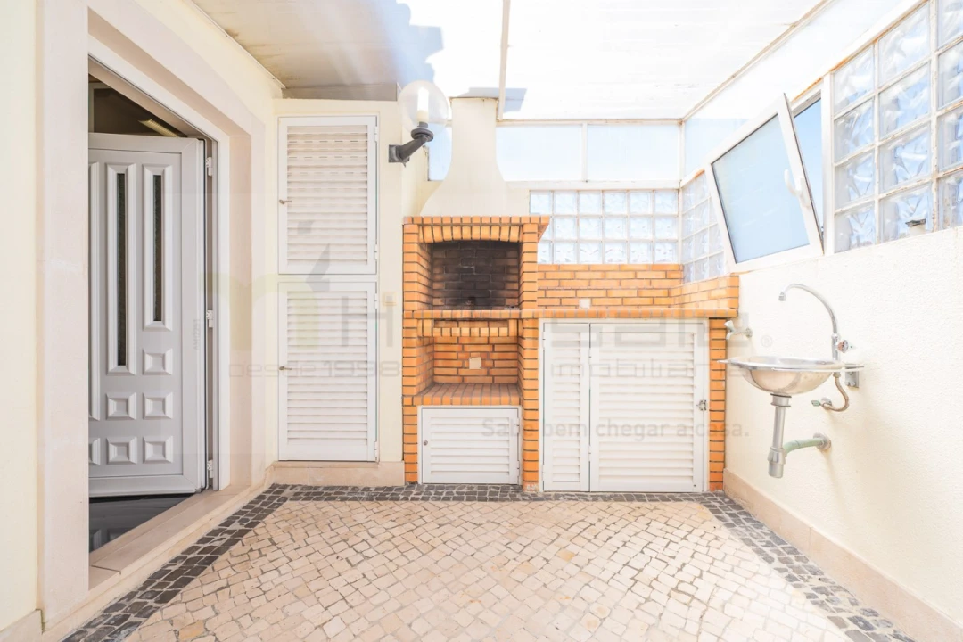 Moradia T5 para Venda em Carcavelos e Parede Foto 17