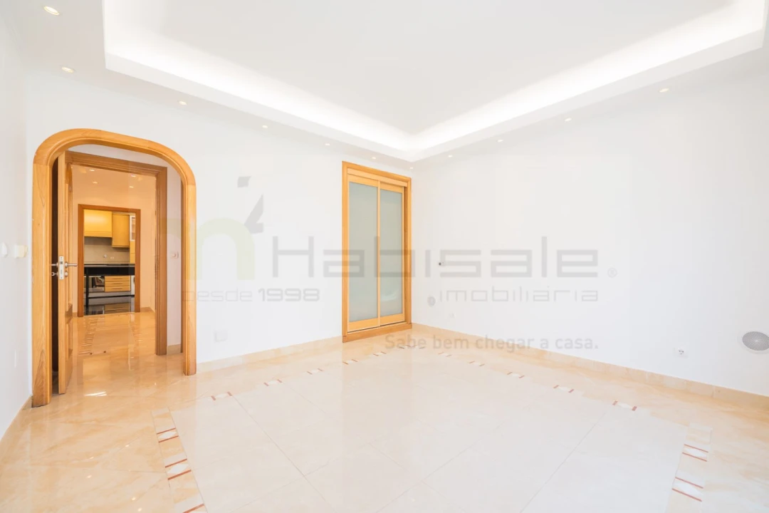Moradia T5 para Venda em Carcavelos e Parede Foto 27