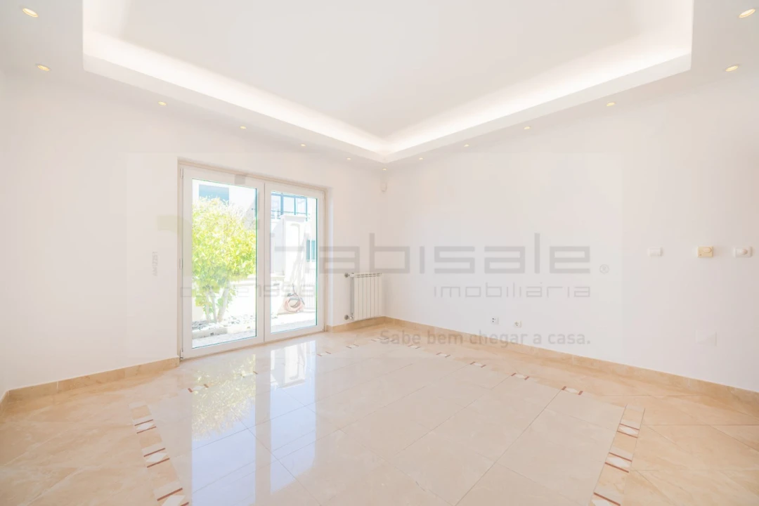 Moradia T5 para Venda em Carcavelos e Parede Foto 28