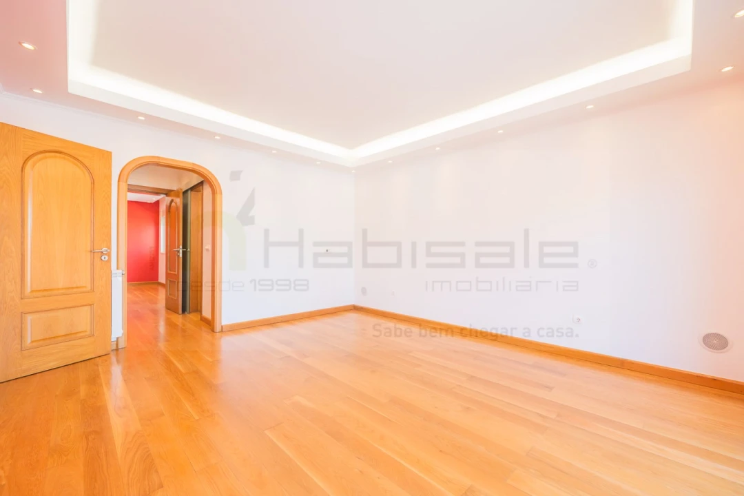 Moradia T5 para Venda em Carcavelos e Parede Foto 38