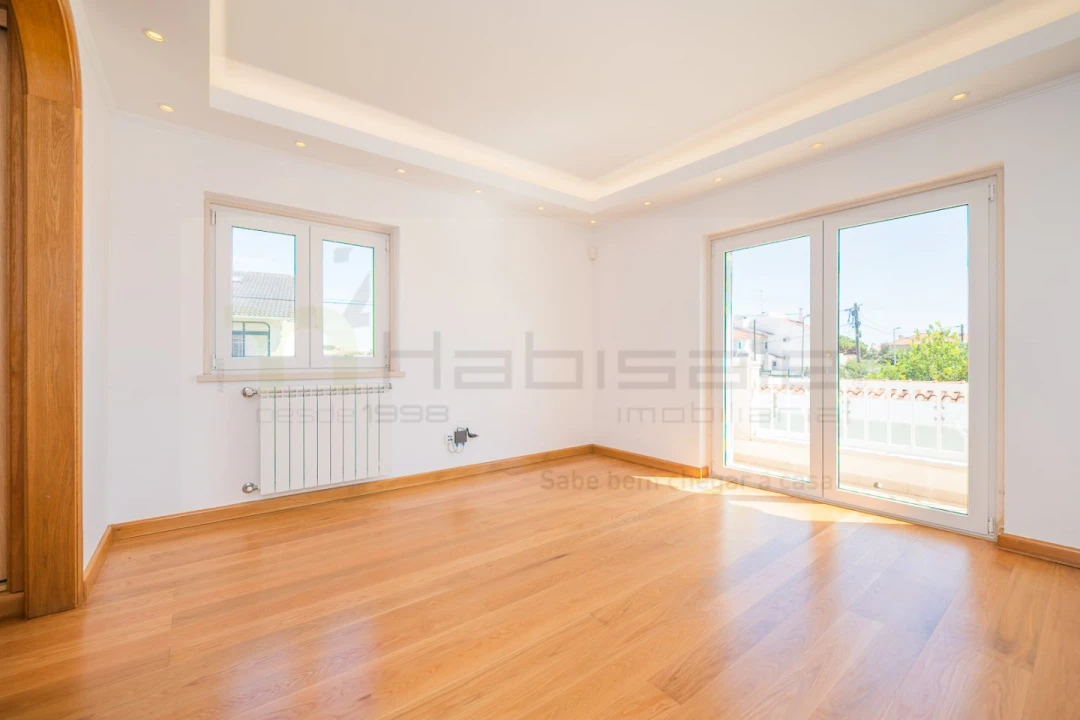 Moradia T5 para Venda em Carcavelos e Parede Foto 52