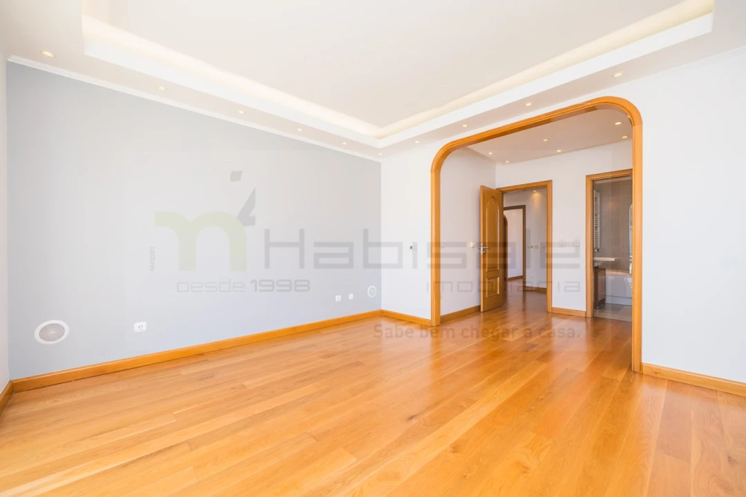 Moradia T5 para Venda em Carcavelos e Parede Foto 54