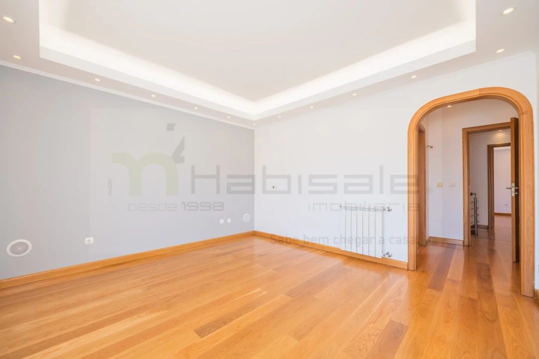 Moradia T5 para Venda em Carcavelos e Parede Foto 67