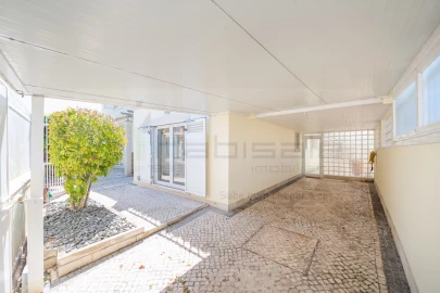 Moradia T5 para Venda em Carcavelos e Parede