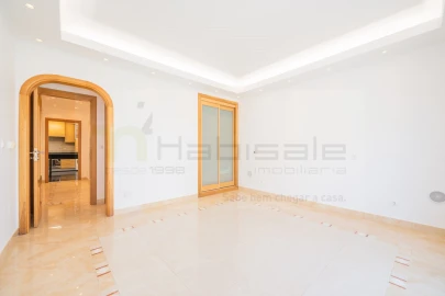 Moradia T5 para Venda em Carcavelos e Parede