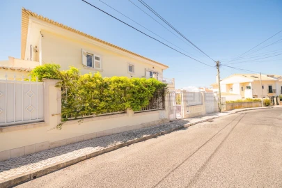 Moradia T5 para Venda em Carcavelos e Parede