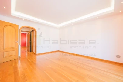 Moradia T5 para Venda em Carcavelos e Parede