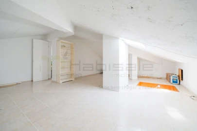 Moradia T5 para Venda em Carcavelos e Parede