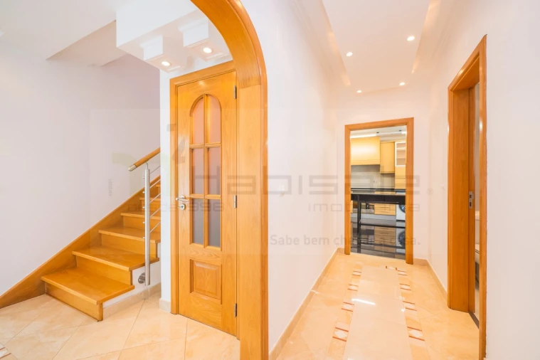 Moradia T5 para Venda em Carcavelos e Parede Foto 11
