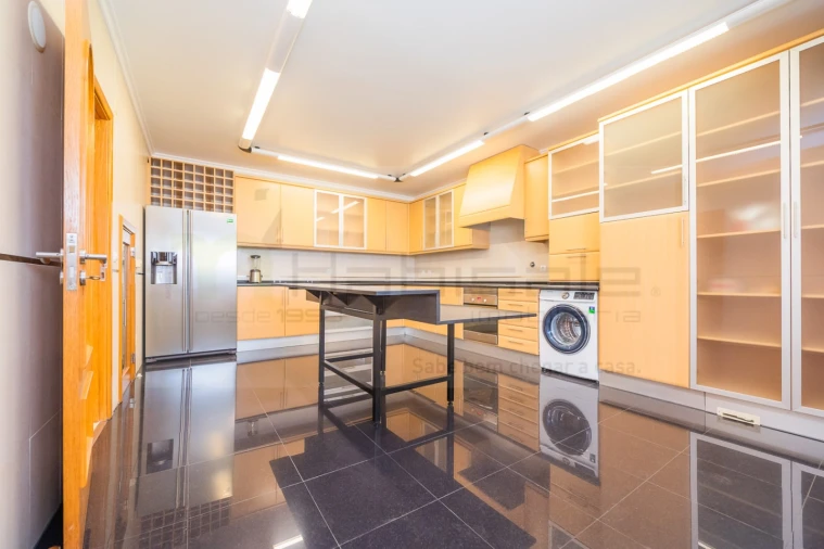 Moradia T5 para Venda em Carcavelos e Parede Foto 14