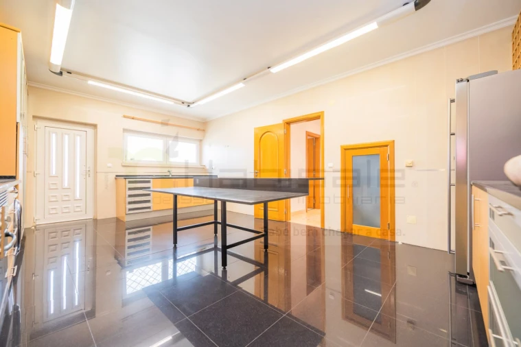 Moradia T5 para Venda em Carcavelos e Parede Foto 15