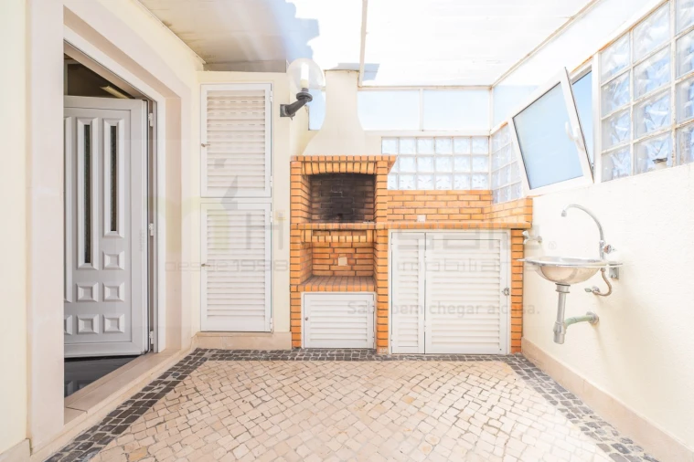 Moradia T5 para Venda em Carcavelos e Parede Foto 17