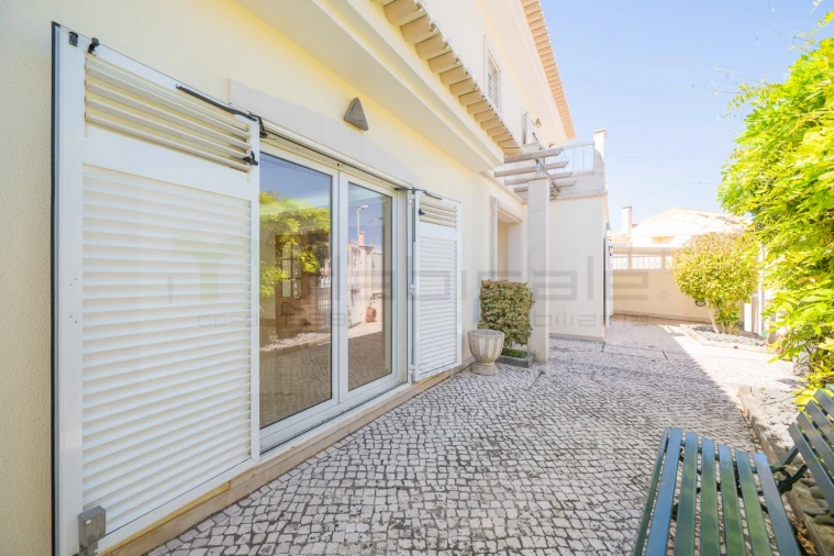 Moradia T5 para Venda em Carcavelos e Parede Foto 22