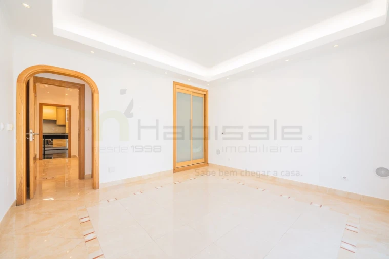 Moradia T5 para Venda em Carcavelos e Parede Foto 27
