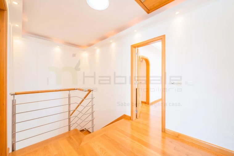 Moradia T5 para Venda em Carcavelos e Parede Foto 33