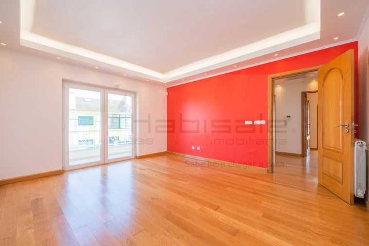 Moradia T5 para Venda em Carcavelos e Parede Foto 34