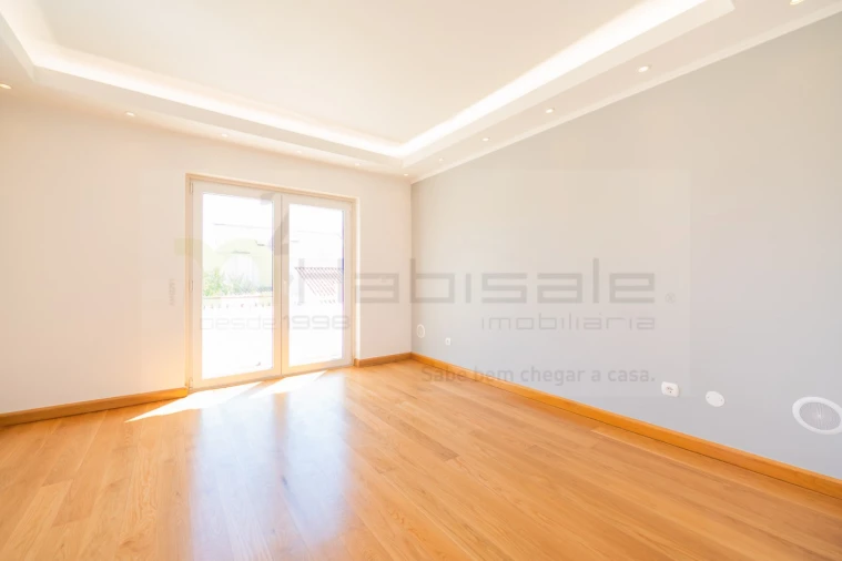 Moradia T5 para Venda em Carcavelos e Parede Foto 51