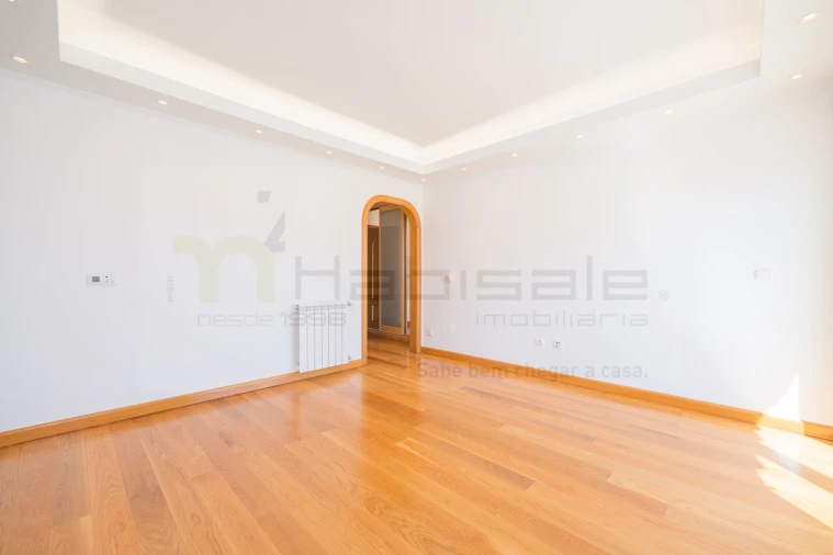 Moradia T5 para Venda em Carcavelos e Parede Foto 66
