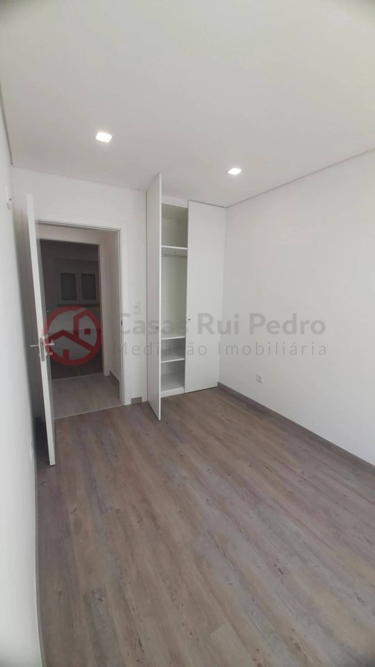 Apartamento T3 para Venda em Seixal, Arrentela e Aldeia de Paio Pires Foto 8