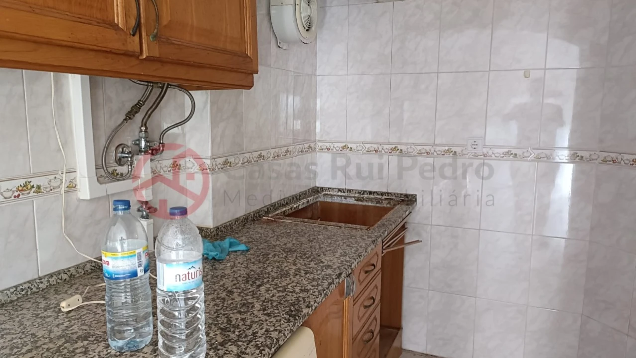 Apartamento T1 para Venda em Amora Foto 2